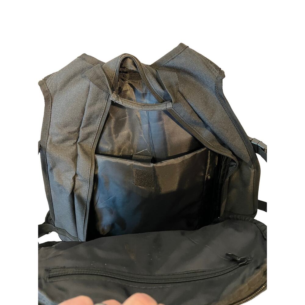 IIIS Red Dragon padded Backpack - Picture 3 of 4
